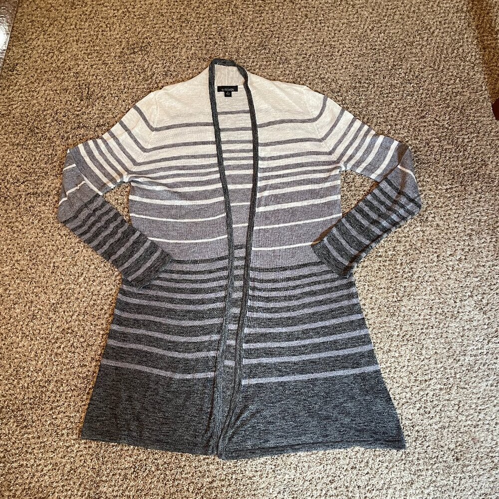 Size Large B-Design gray white striped cardigan
